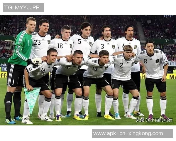 德国11号足球的传奇故事与背后的辉煌历史解析 德国11号足球的传奇故事与背后的辉煌历史解析