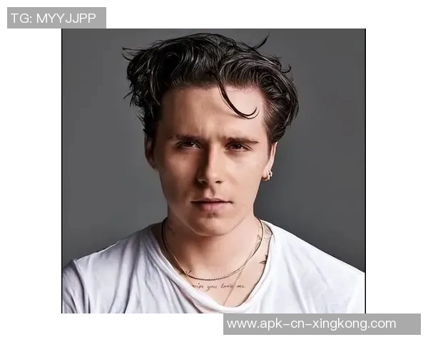 布鲁克林贝克汉姆足球之路:从明星之子到绿茵场上的新星 布鲁克林贝克汉姆足球之路:从明星之子到绿茵场上的新星